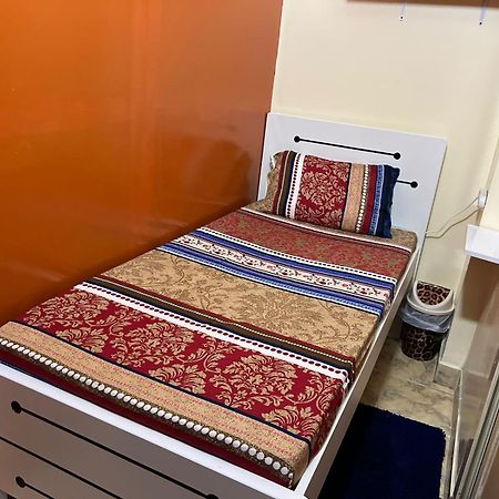 Moon Backpackers , Al Rigga , Partition For Couples And For Singles Apartment Dubai Exterior foto