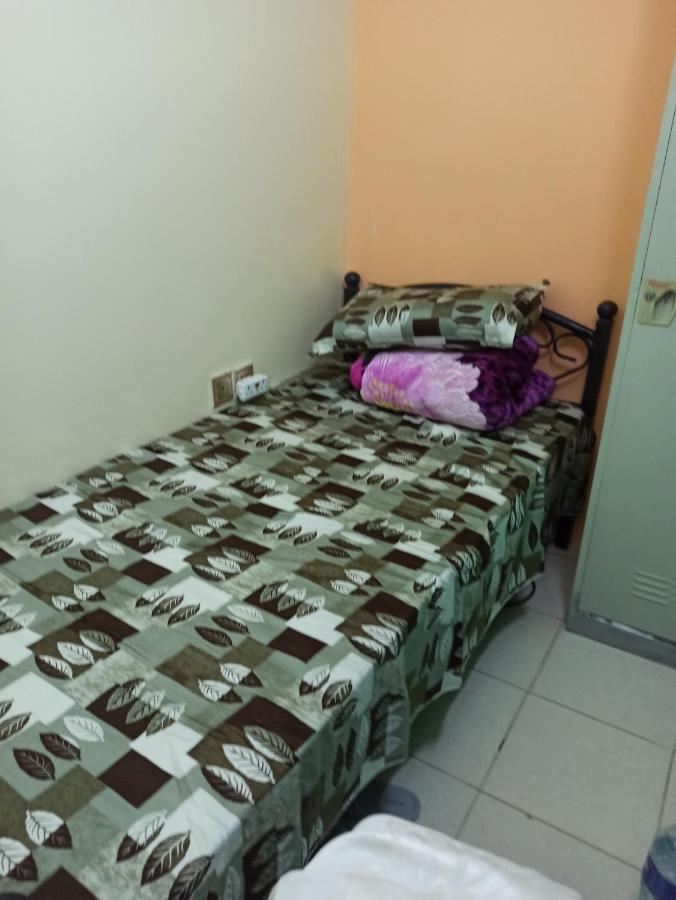 Moon Backpackers , Al Rigga , Partition For Couples And For Singles Apartment Dubai Exterior foto