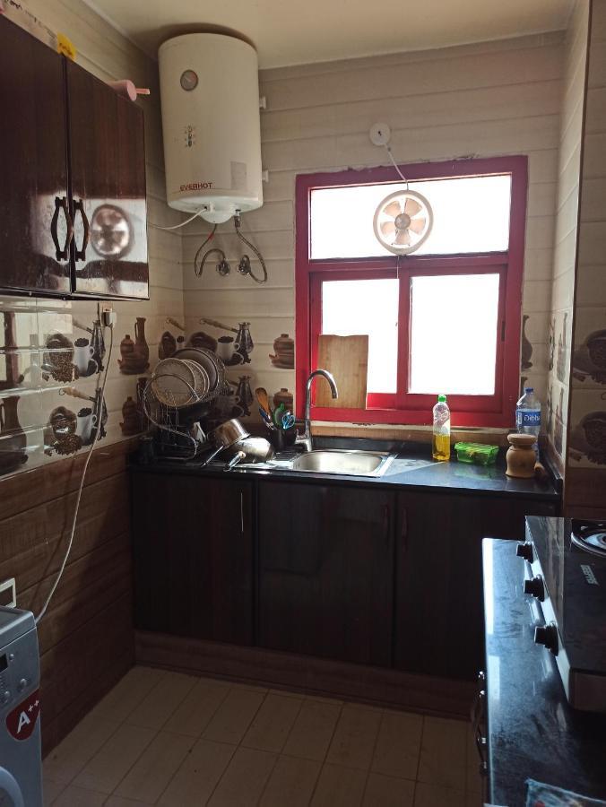 Moon Backpackers , Al Rigga , Partition For Couples And For Singles Apartment Dubai Exterior foto