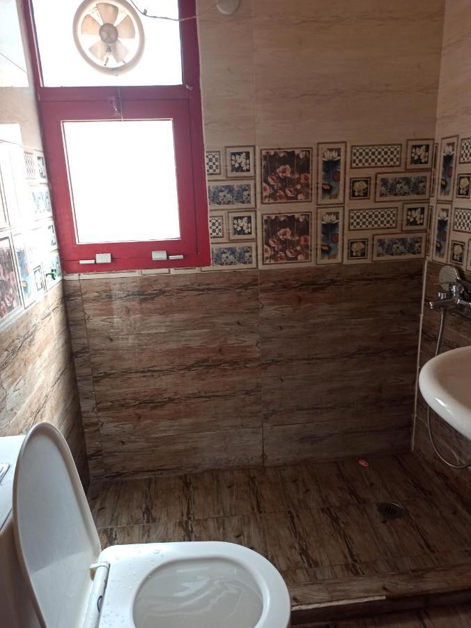 Moon Backpackers , Al Rigga , Partition For Couples And For Singles Apartment Dubai Exterior foto