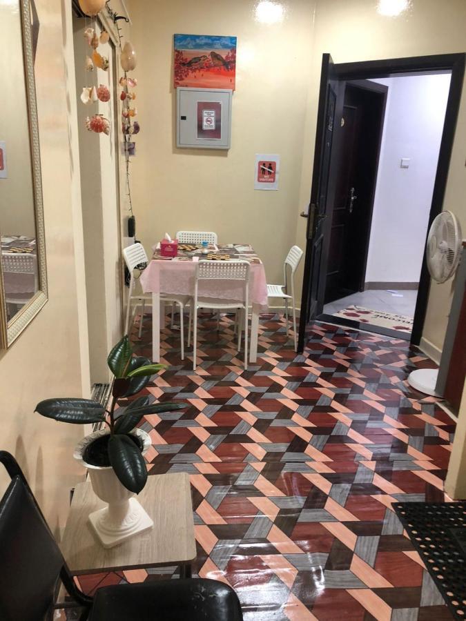 Moon Backpackers , Al Rigga , Partition For Couples And For Singles Apartment Dubai Exterior foto