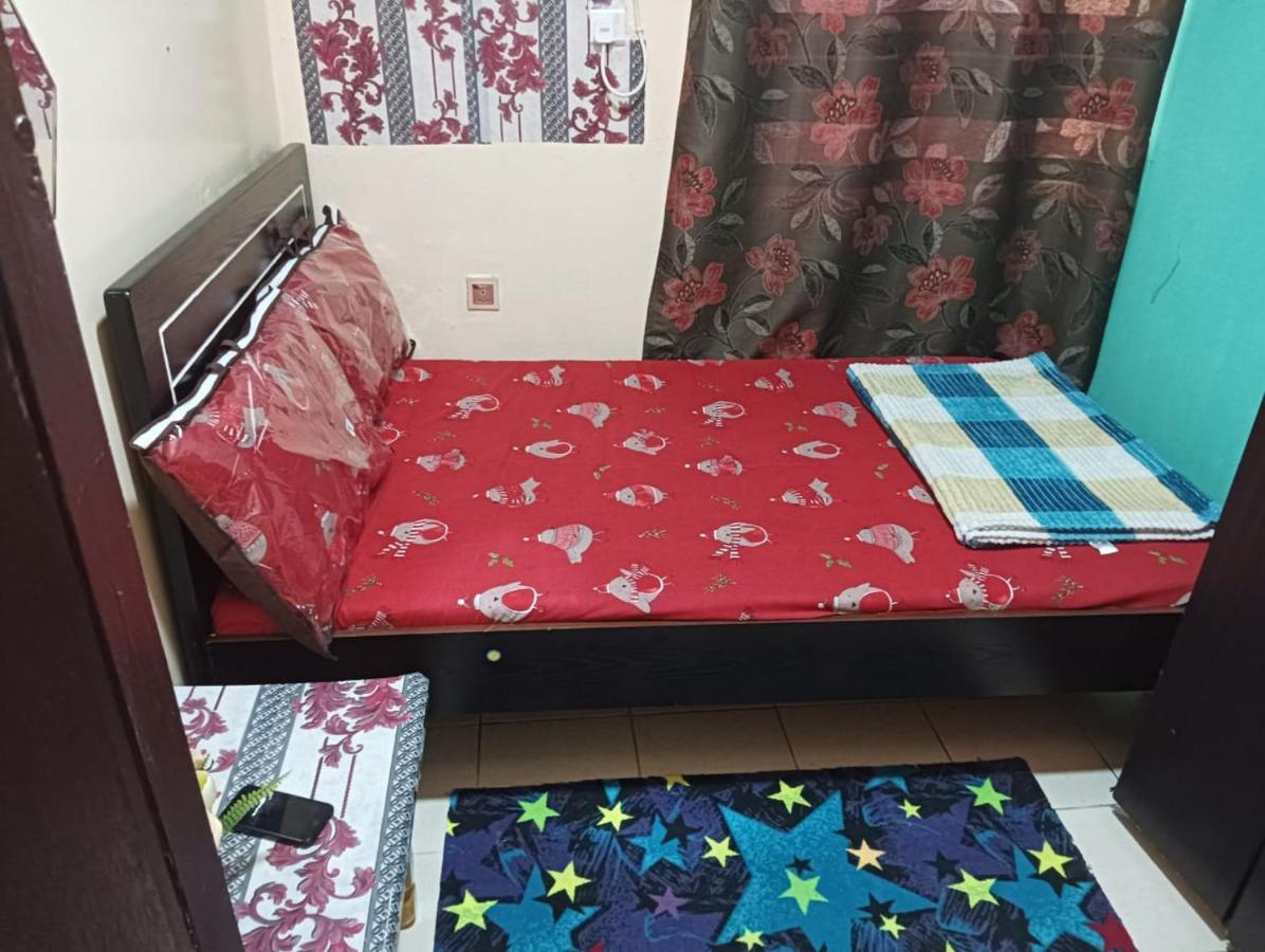 Moon Backpackers , Al Rigga , Partition For Couples And For Singles Apartment Dubai Exterior foto