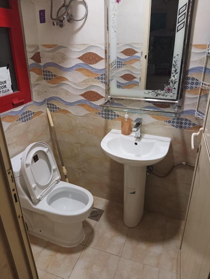 Moon Backpackers , Al Rigga , Partition For Couples And For Singles Apartment Dubai Exterior foto