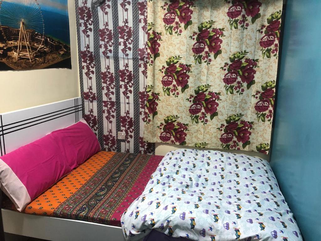 Moon Backpackers , Al Rigga , Partition For Couples And For Singles Apartment Dubai Exterior foto