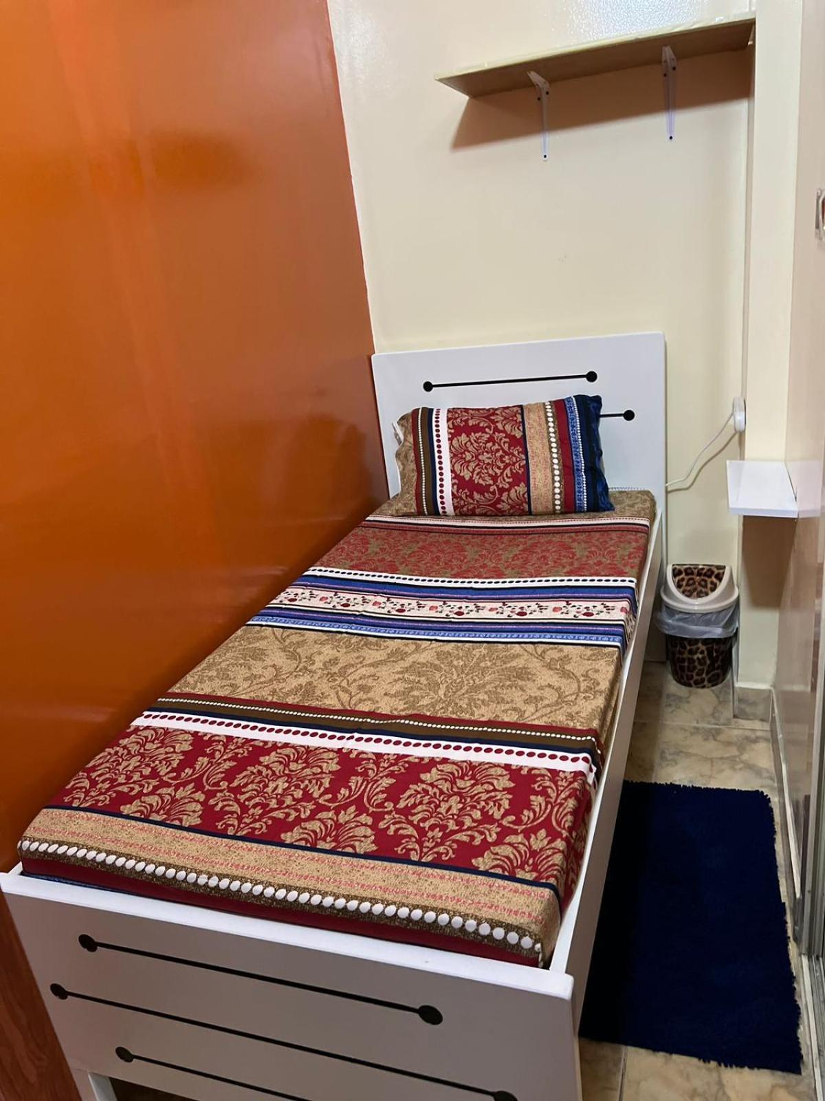 Moon Backpackers , Al Rigga , Partition For Couples And For Singles Apartment Dubai Exterior foto