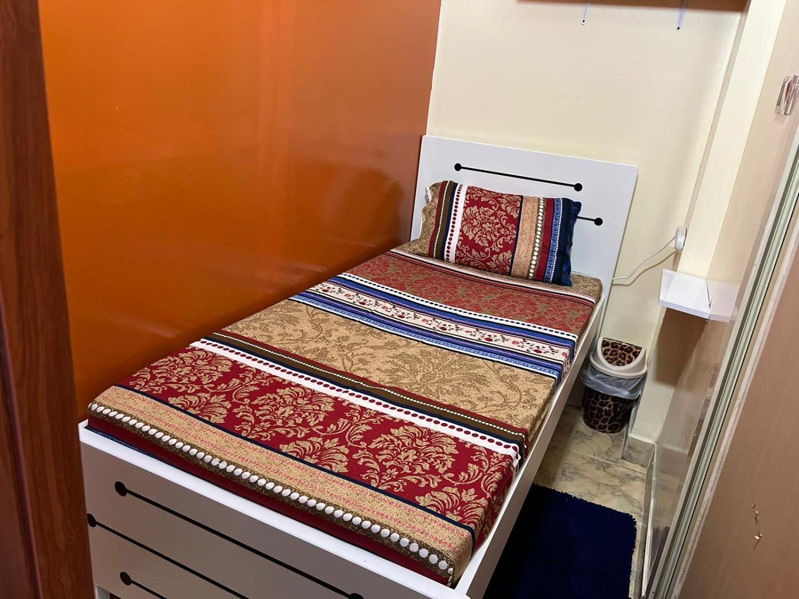 Moon Backpackers , Al Rigga , Partition For Couples And For Singles Apartment Dubai Exterior foto