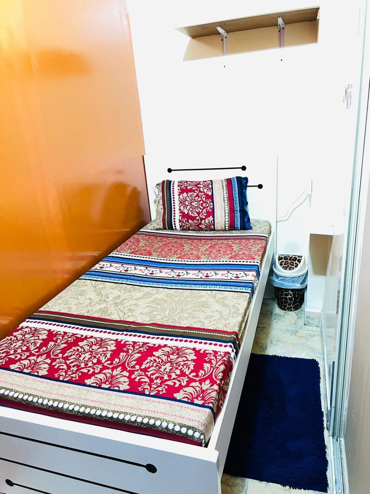Moon Backpackers , Al Rigga , Partition For Couples And For Singles Apartment Dubai Exterior foto